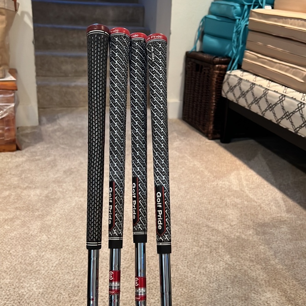 Set of 4 golf club wedges. Can be sold separately - Picture 8 of 8